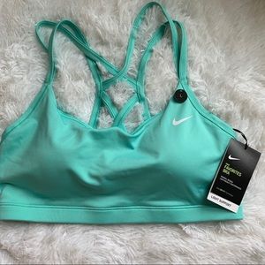 ❌ SOLD ❌ NWT Nike Sports Bra - Favorites Bra